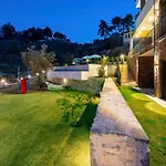 Greenblue - Unique In Nature With A Pool 빌라