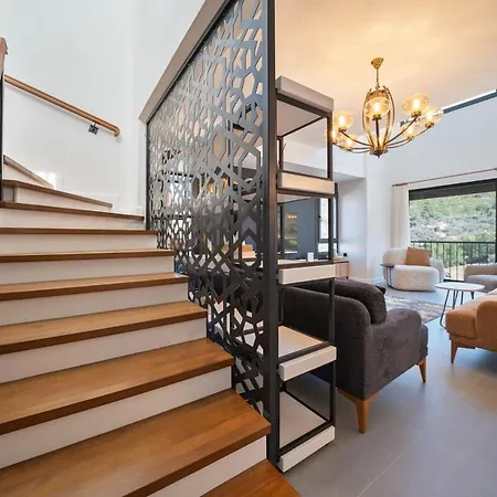 Greenblue - Unique In Nature With A Pool