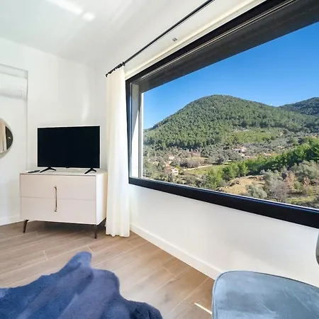 Greenblue - Unique In Nature With A Pool וילה