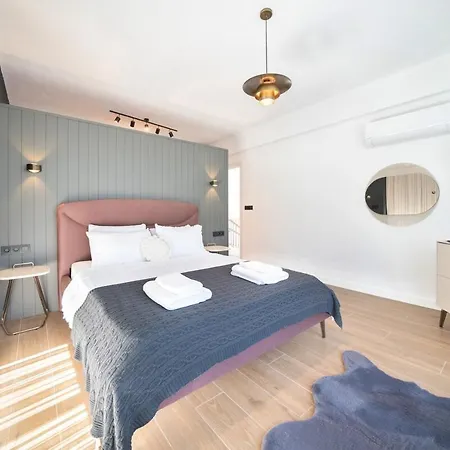 Greenblue - Unique In Nature With A Pool וילה