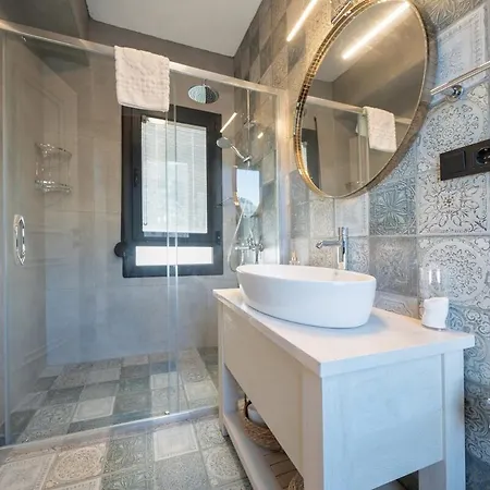 Greenblue - Unique In Nature With A Pool