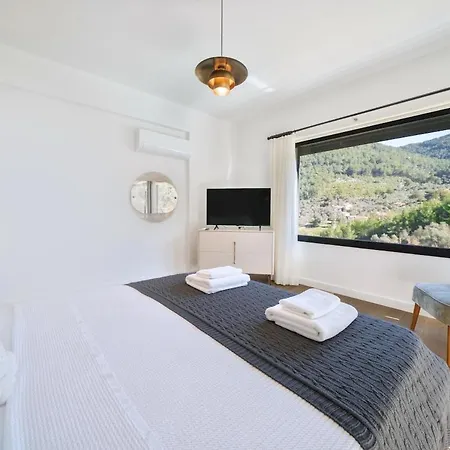 Greenblue - Unique In Nature With A Pool 别墅