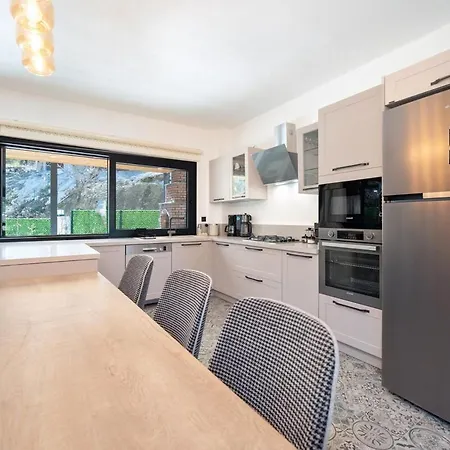 Greenblue - Unique In Nature With A Pool וילה