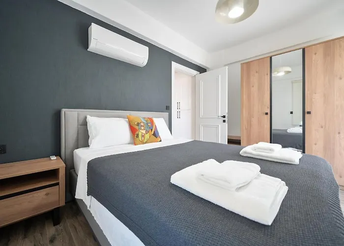 Greenblue - Unique In Nature With A Pool Φετιγιέ