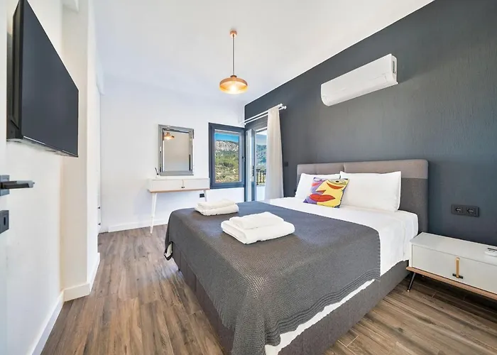 Greenblue - Unique In Nature With A Pool * Φετιγιέ