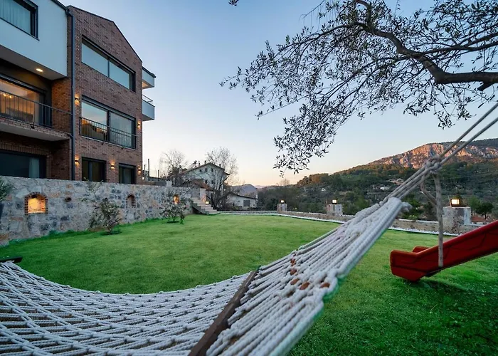 Greenblue - Unique In Nature With A Pool *