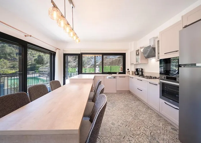 Greenblue - Unique In Nature With A Pool