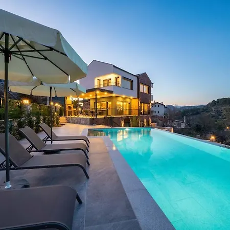 Villa Greenblue - Unique In Nature With A Pool