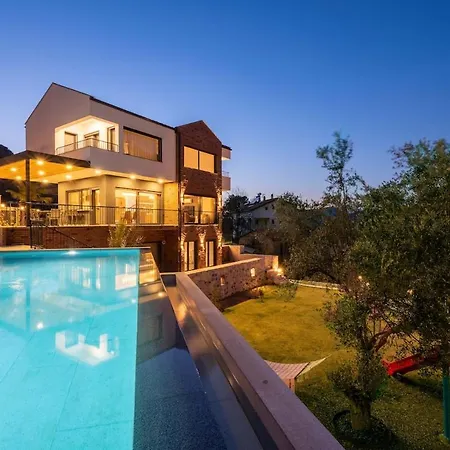 Villa Greenblue - Unique In Nature With A Pool *