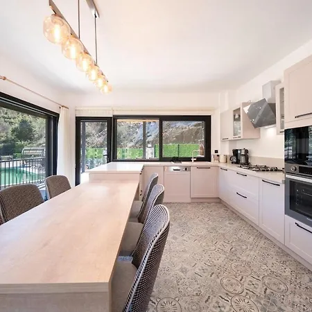 Greenblue - Unique In Nature With A Pool