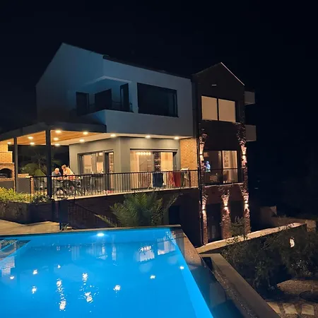 Greenblue - Unique In Nature With A Pool 빌라 *