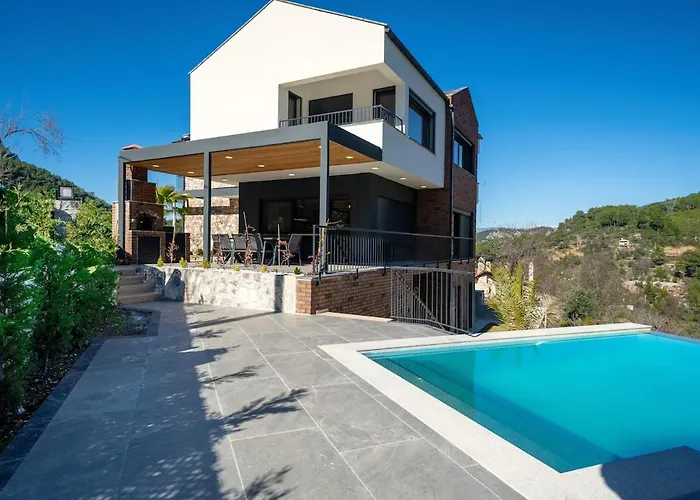 Villa Greenblue - Unique In Nature With A Pool